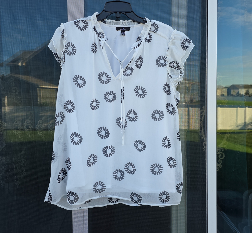 Jules & Leopold White Blouse with Black Floral Medallion Print